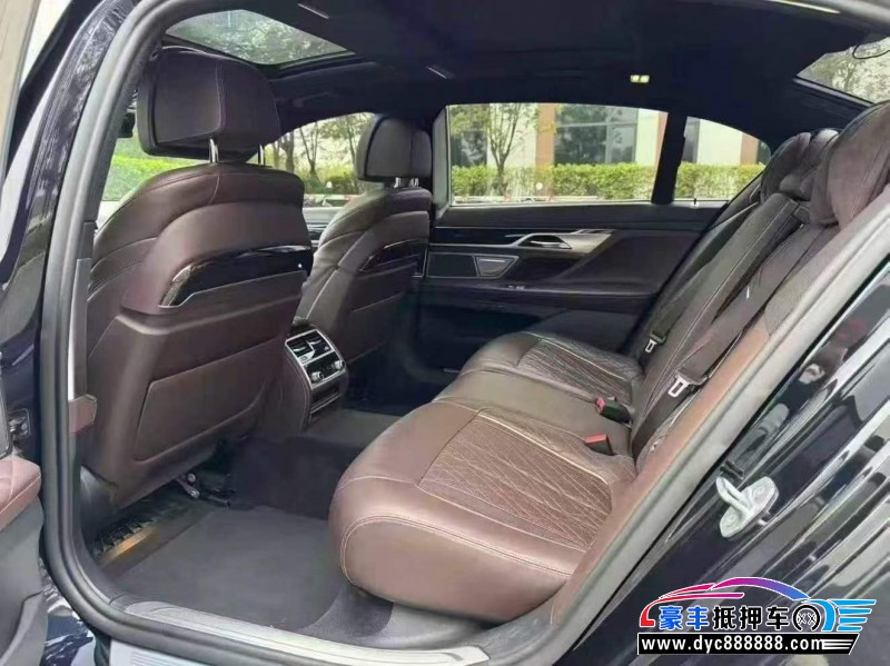 19年宝马7系轿车抵押车出售