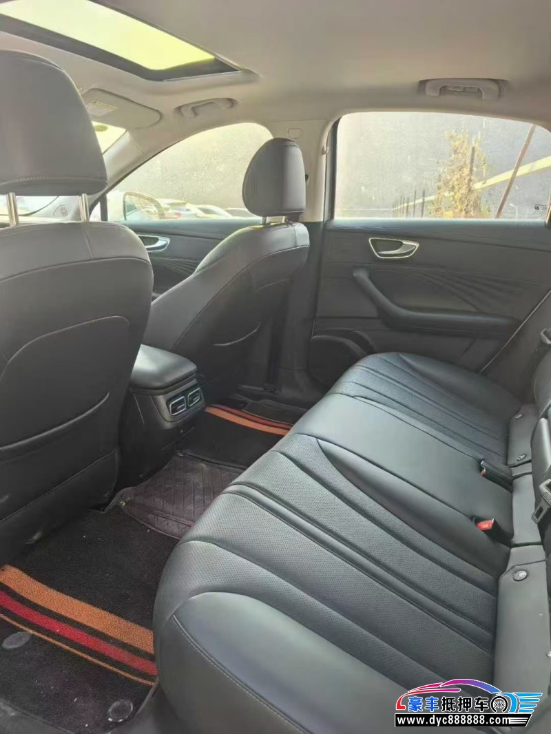 25年荣威D7轿车抵押车出售