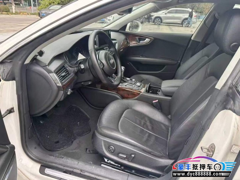 13年奥迪A7轿车抵押车出售