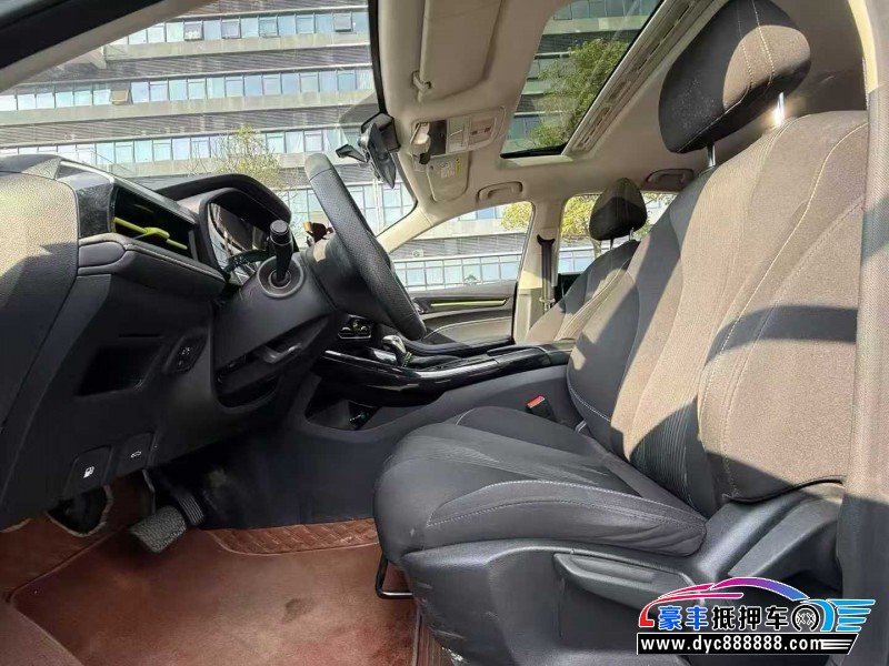 22年荣威i5轿车抵押车出售