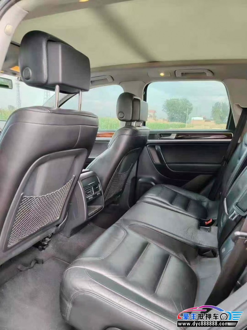 12年大众途锐轿车抵押车出售