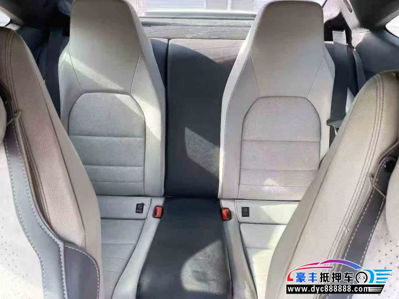 14年奔驰C轿车抵押车出售