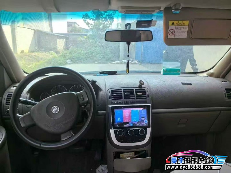 15年别克GL8轿车抵押车出售