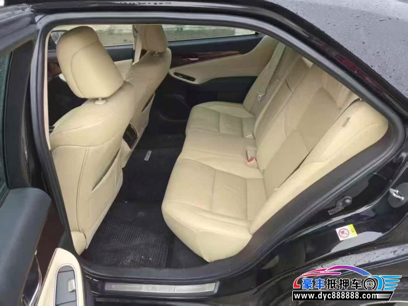 17年丰田皇冠轿车抵押车出售