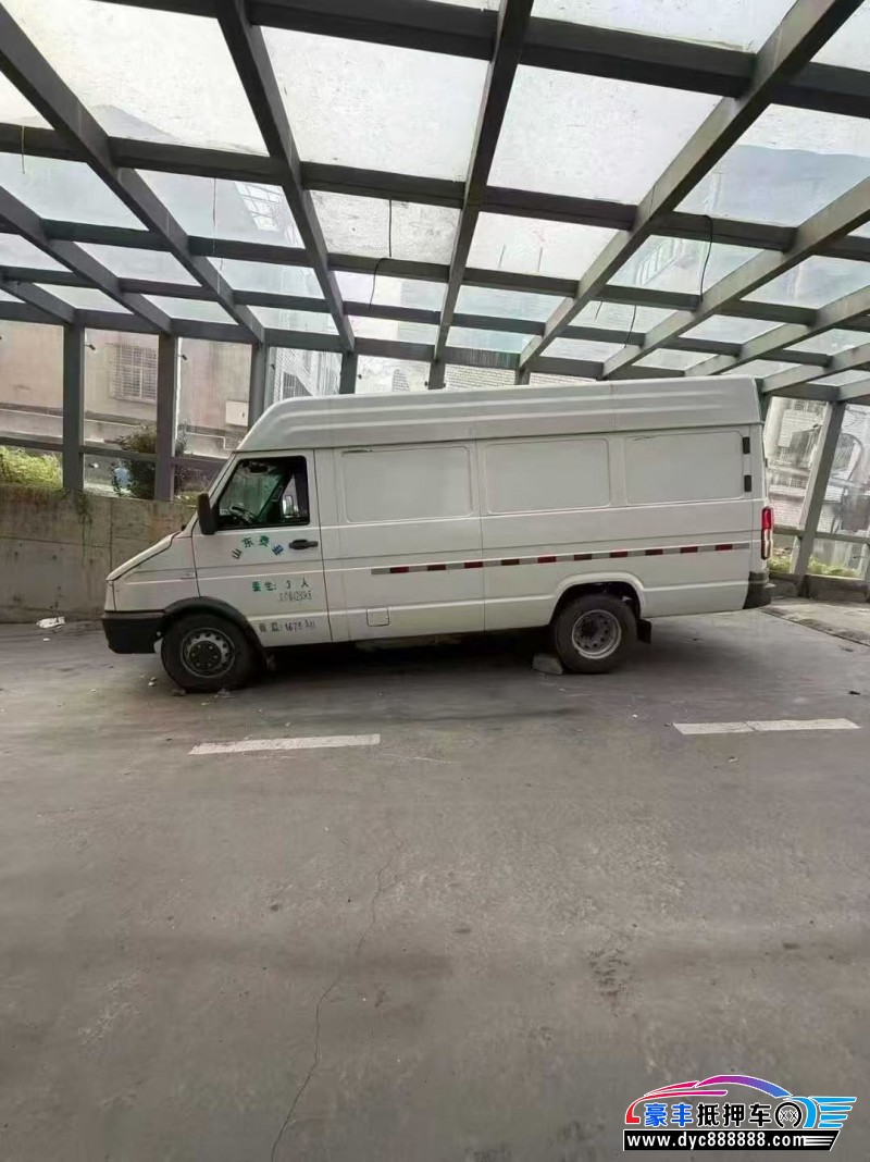 20年依维柯得意轿车抵押车出售