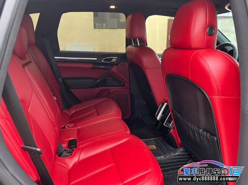 14年保时捷卡宴轿车抵押车出售