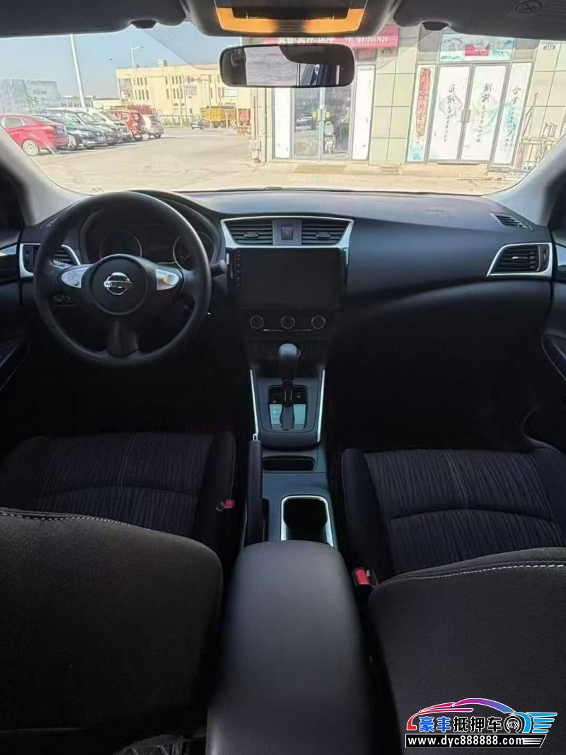 25年日产轩逸轿车抵押车出售