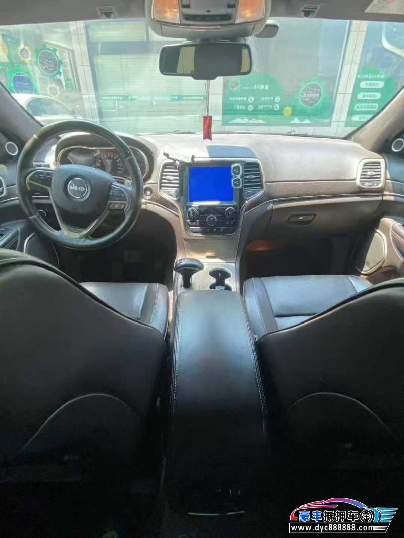 14年Jeep大切诺基轿车抵押车出售