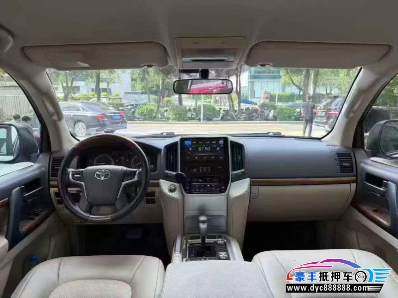 18年丰田兰德酷路泽（陆巡）轿车抵押车出售
