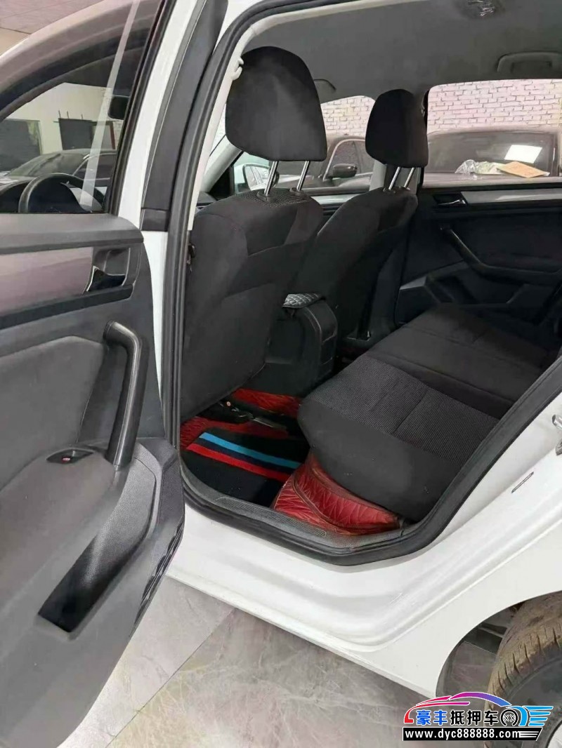 20年大众宝来轿车抵押车出售