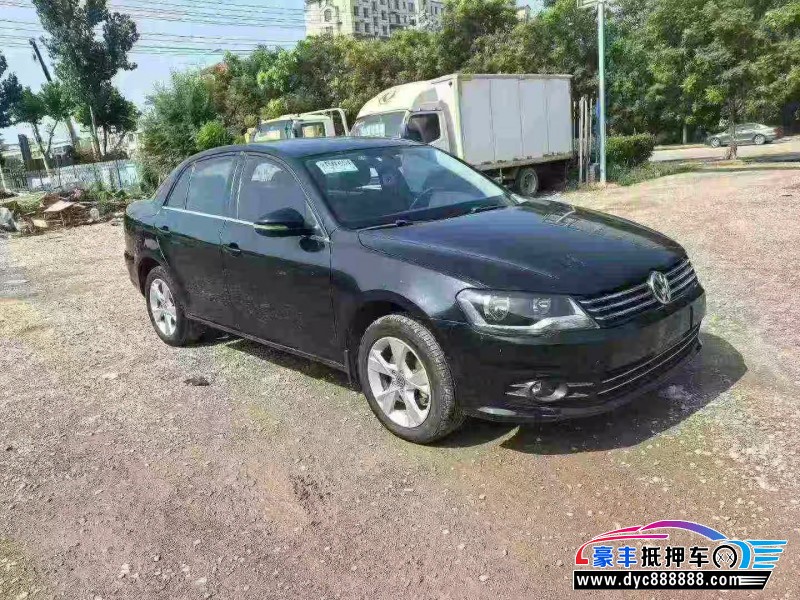 14年大众宝来轿车抵押车出售