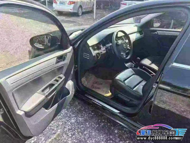 14年大众宝来轿车抵押车出售