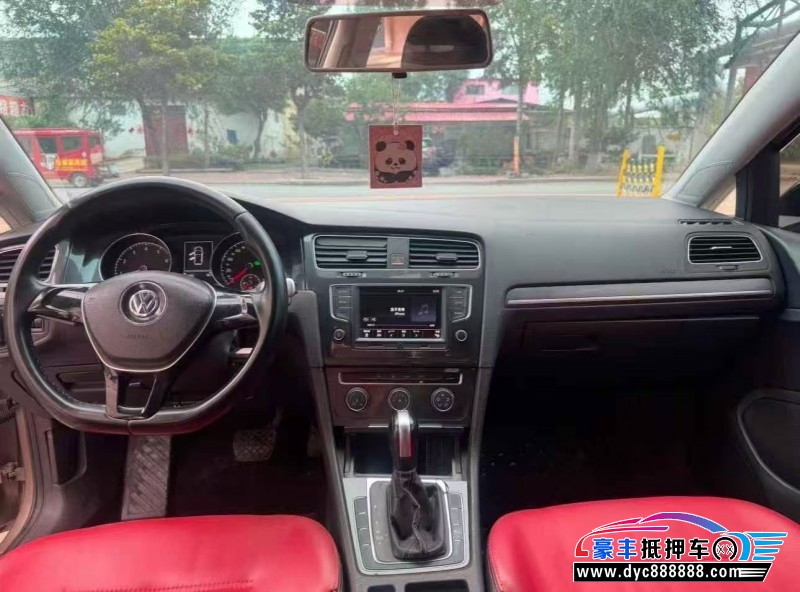 17年大众高尔夫轿车抵押车出售