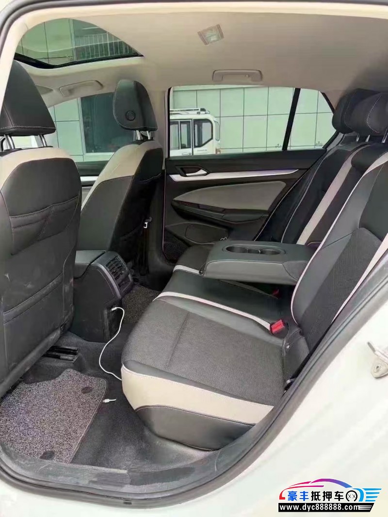 21年大众高尔夫轿车抵押车出售