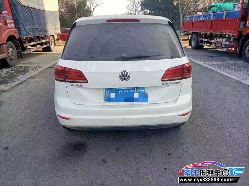 17年大众高尔夫轿车抵押车出售