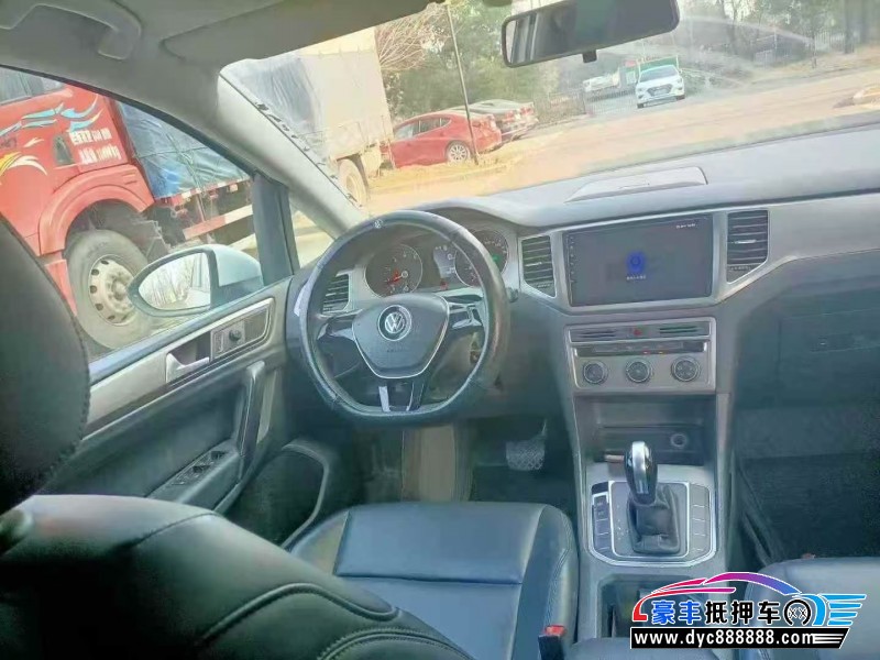 17年大众高尔夫轿车抵押车出售