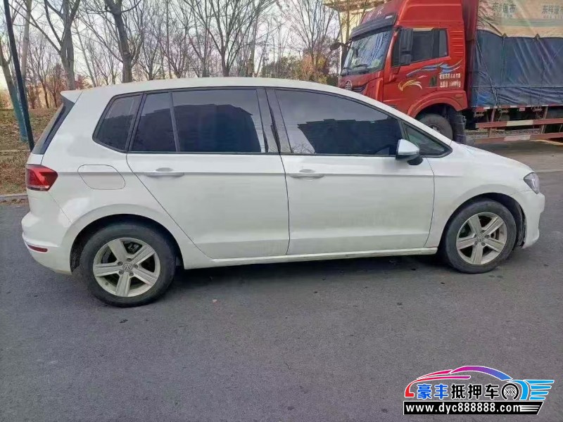 17年大众高尔夫轿车抵押车出售