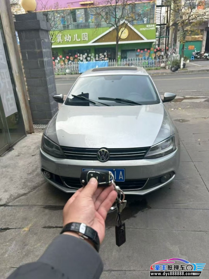 15年大众速腾轿车抵押车出售