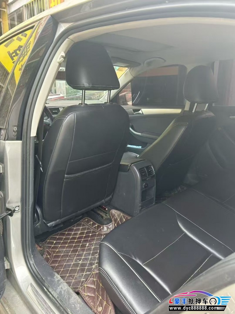 15年大众速腾轿车抵押车出售