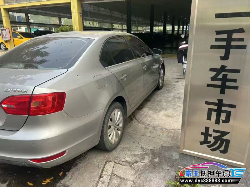 15年大众速腾轿车抵押车出售