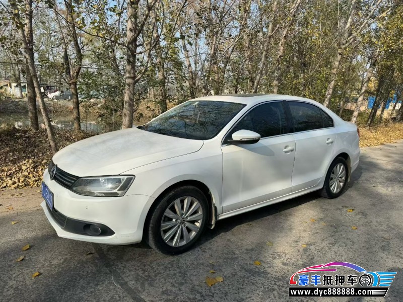 14年大众速腾轿车抵押车出售