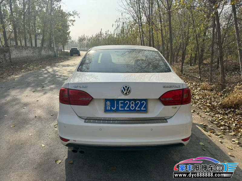 14年大众速腾轿车抵押车出售