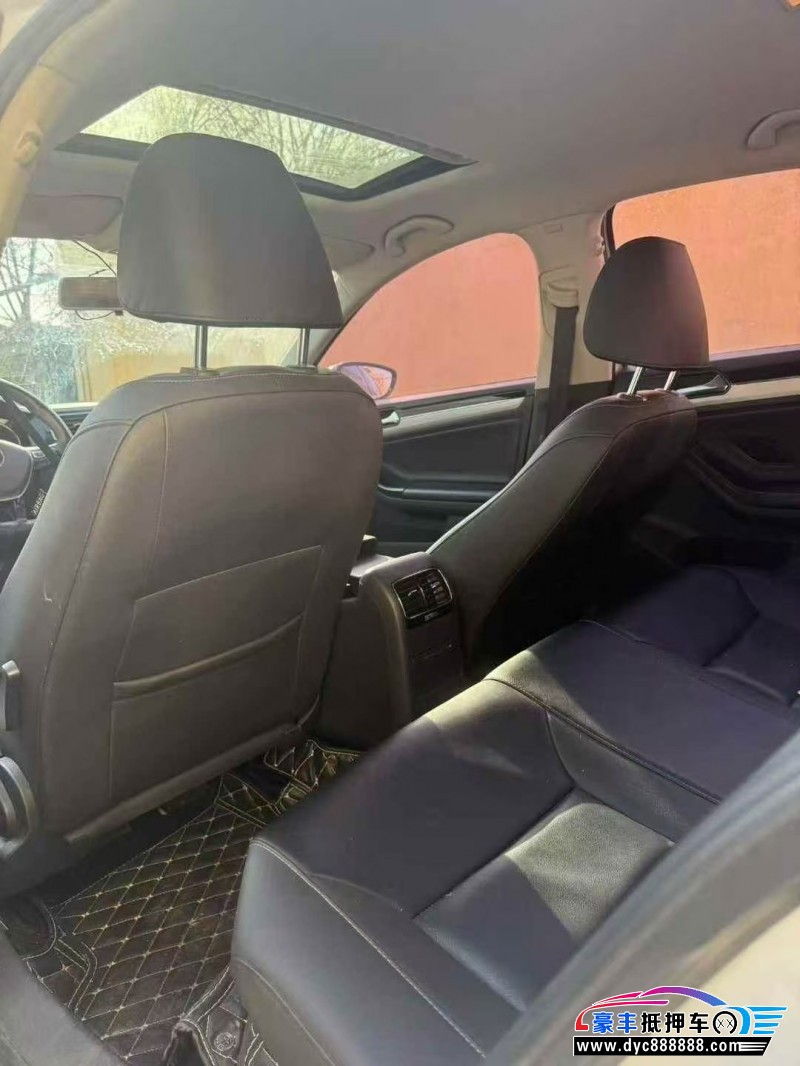 18年大众速腾轿车抵押车出售