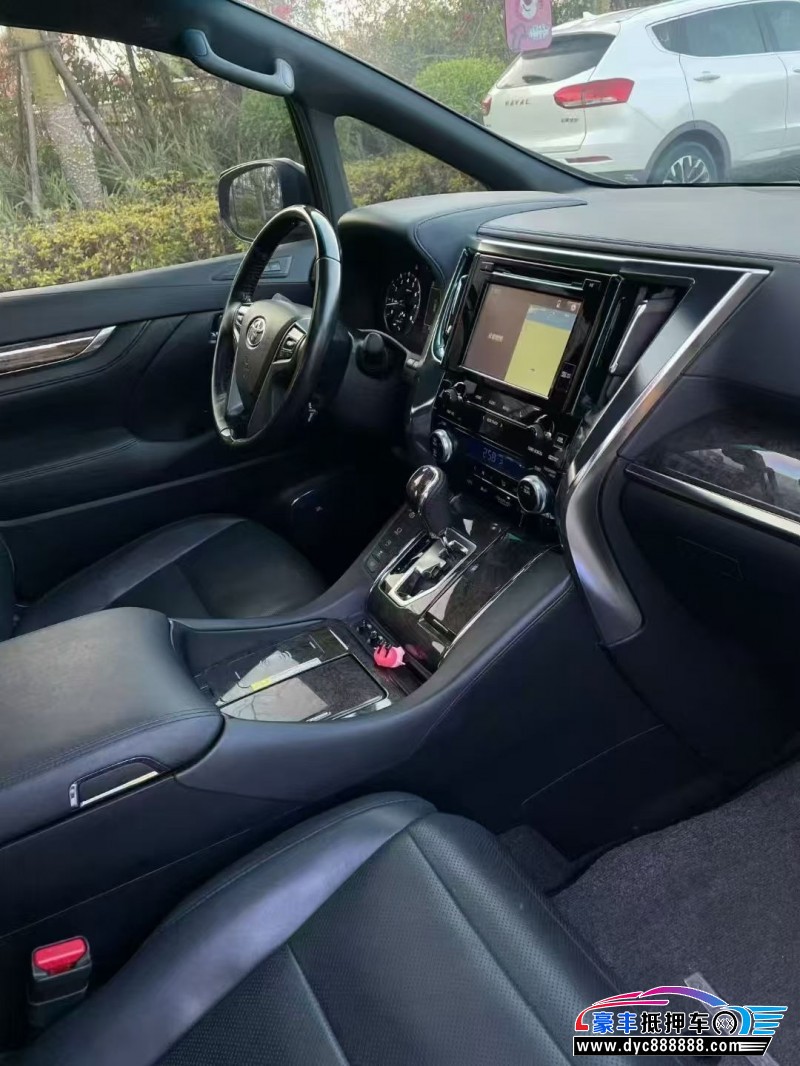 20年丰田埃尔法轿车抵押车出售