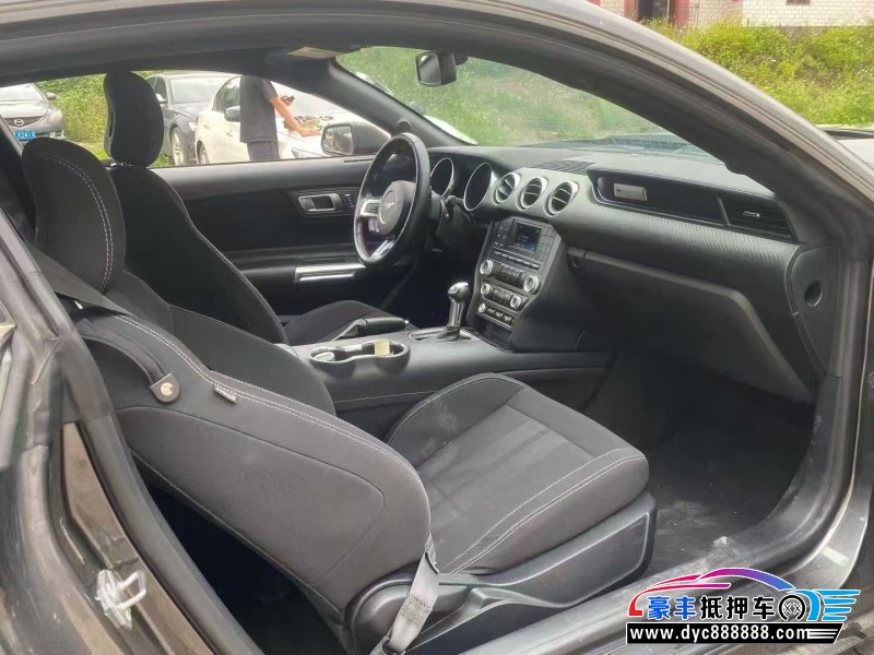 19年福特野马轿车抵押车出售