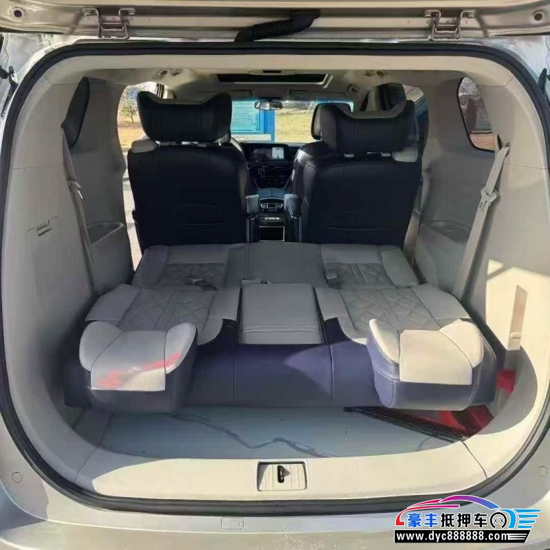 22年别克GL8轿车抵押车出售