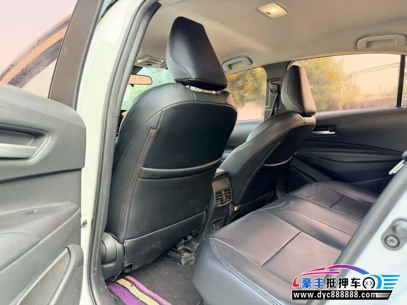 23年丰田雷凌轿车抵押车出售