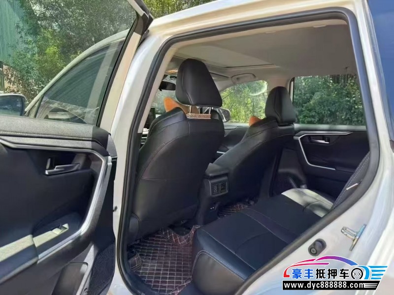 21年丰田威兰达轿车抵押车出售