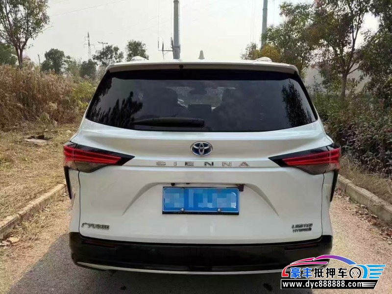 22年丰田塞纳轿车抵押车出售