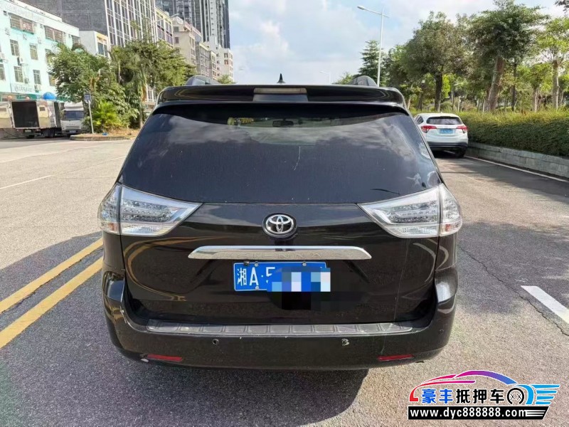 17年丰田塞纳轿车抵押车出售