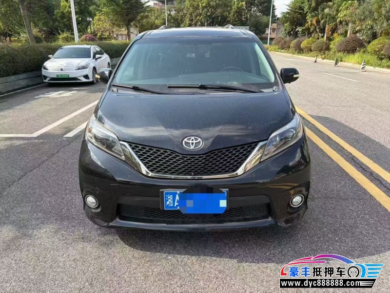 17年丰田塞纳轿车抵押车出售