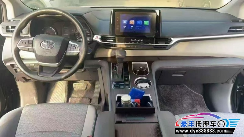 22年丰田塞纳轿车抵押车出售