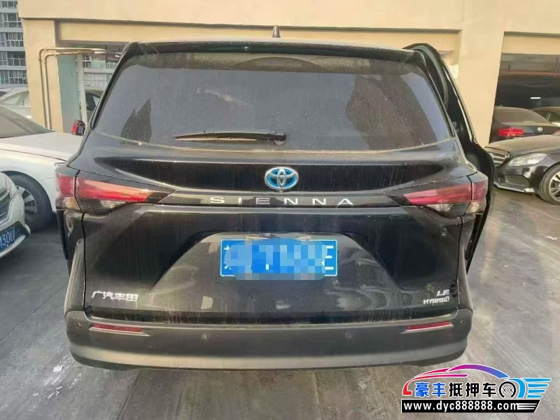 22年丰田塞纳轿车抵押车出售