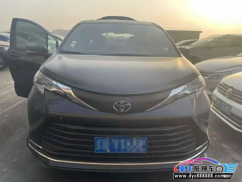 22年丰田塞纳轿车抵押车出售