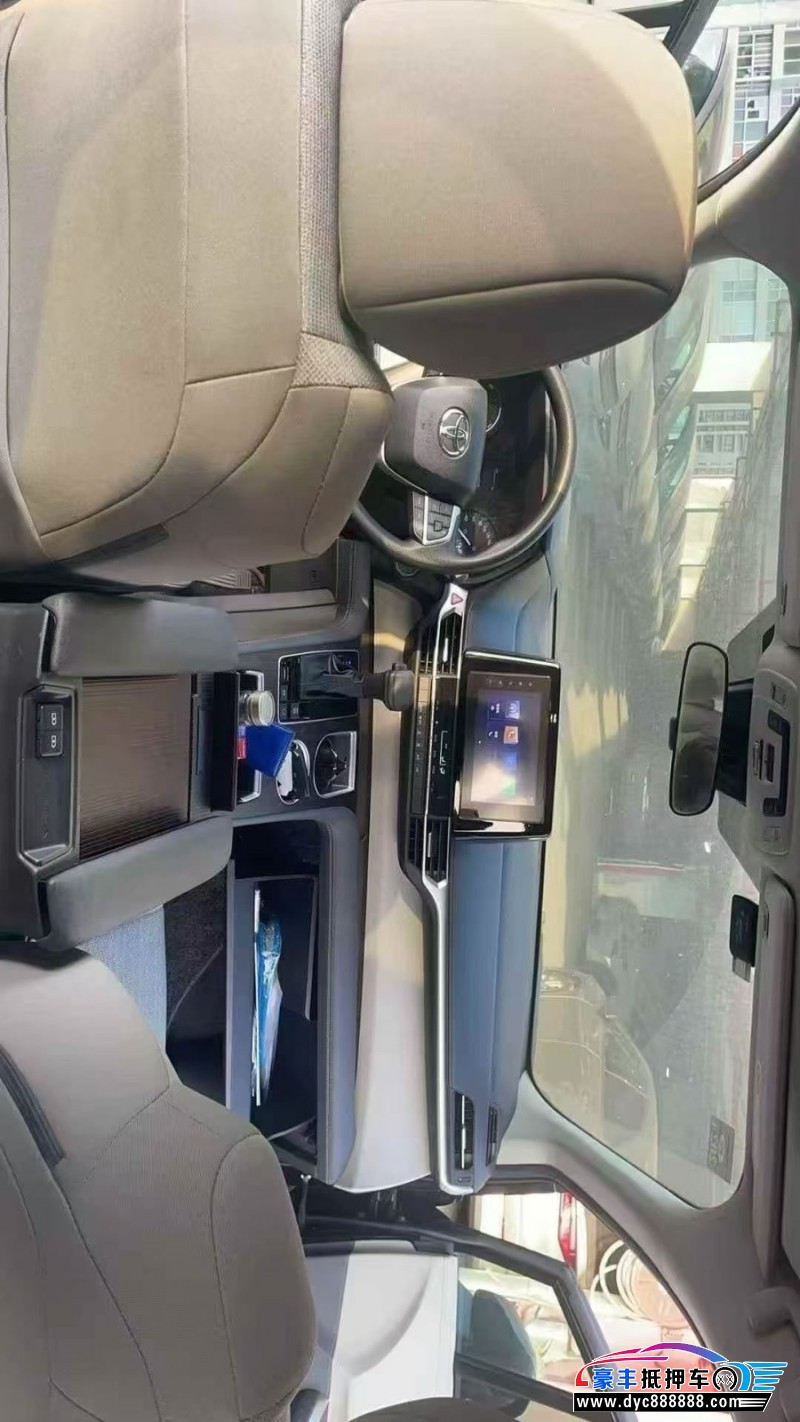 22年丰田塞纳轿车抵押车出售