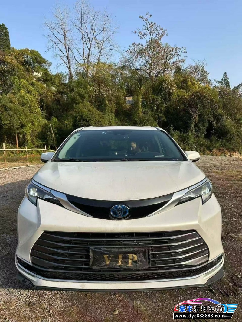 22年丰田塞纳轿车抵押车出售