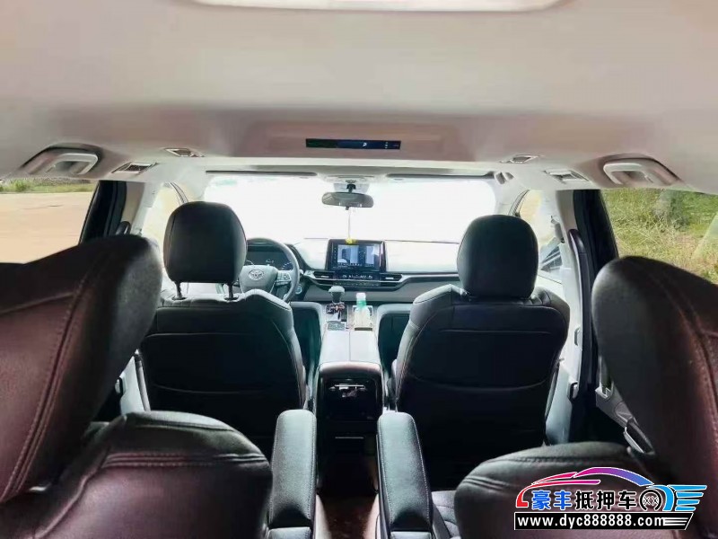 23年丰田塞纳轿车抵押车出售