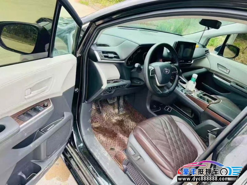 23年丰田塞纳轿车抵押车出售