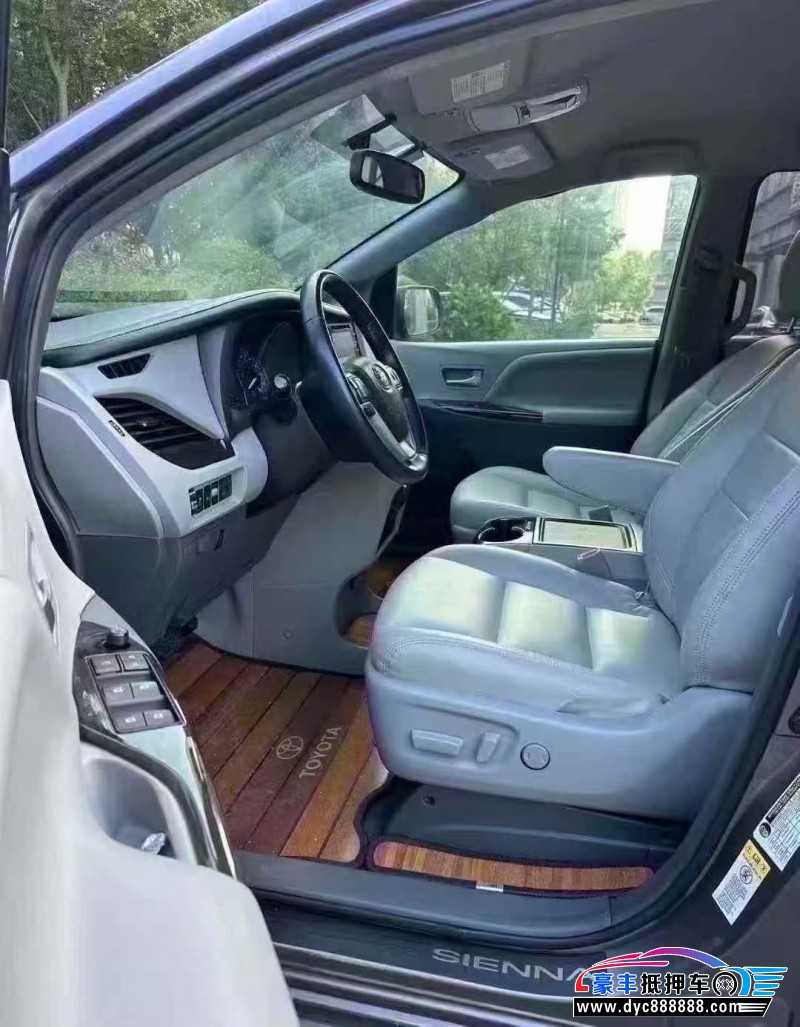 19年丰田塞纳轿车抵押车出售