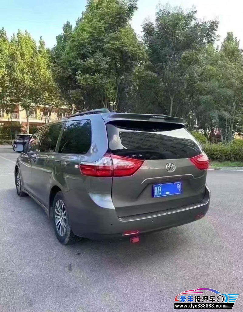 19年丰田塞纳轿车抵押车出售