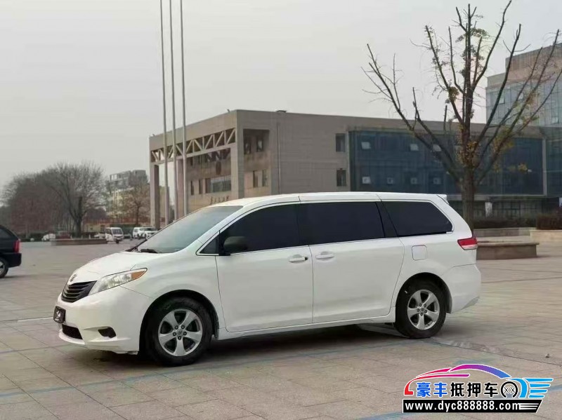 12年丰田塞纳轿车抵押车出售