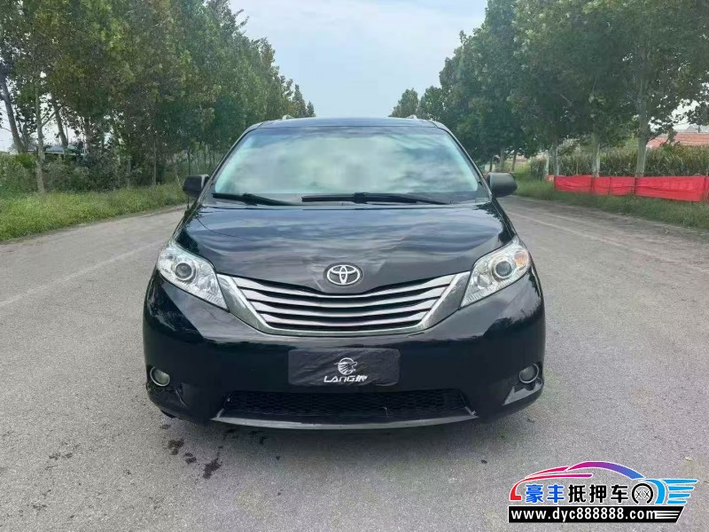 17年丰田塞纳轿车抵押车出售