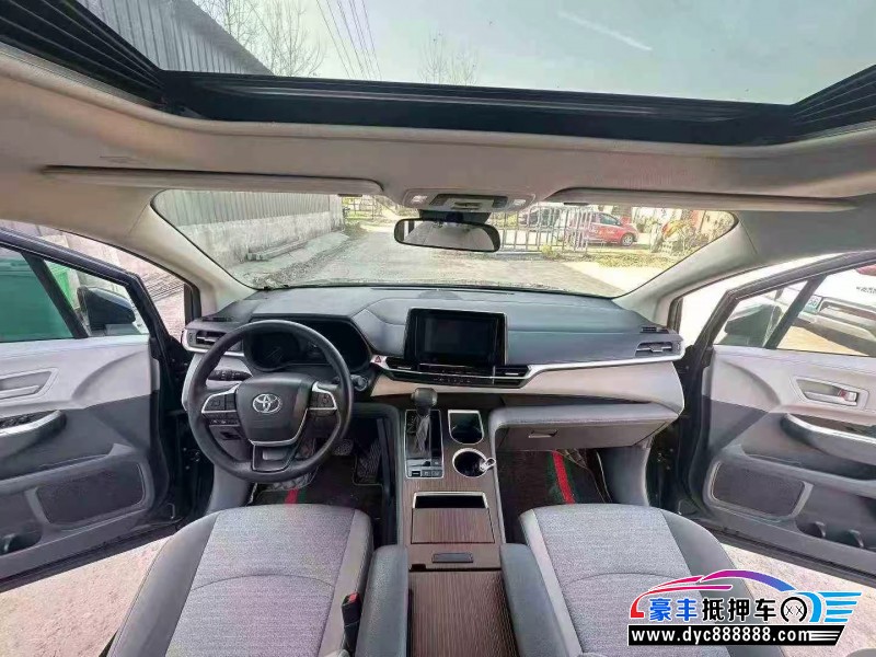 23年丰田塞纳轿车抵押车出售