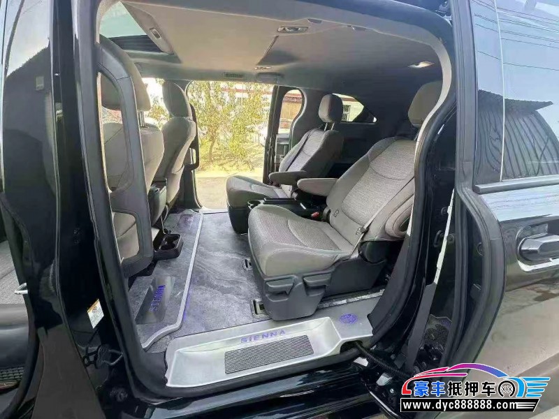 23年丰田塞纳轿车抵押车出售