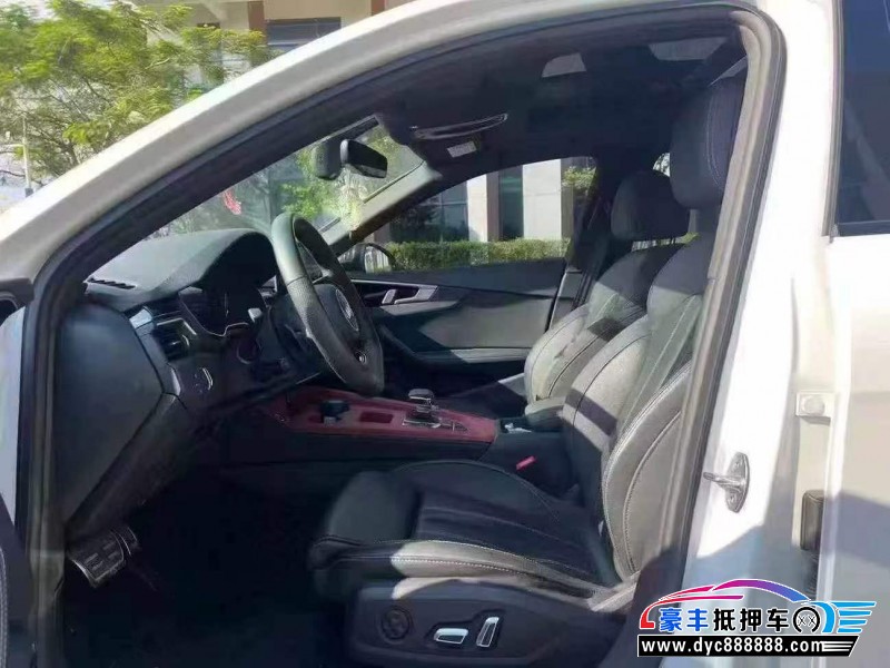 24年奥迪A4L轿车抵押车出售