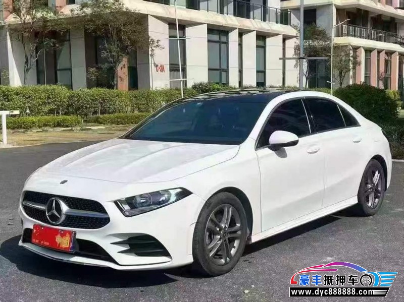 21年奔驰A轿车抵押车出售